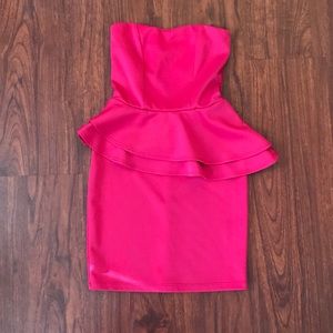 Strapless bodycon silhouette peplum dress